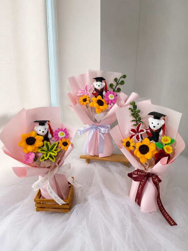 Mini Teddy Graduation Bouquet