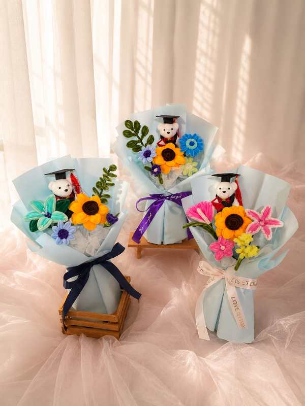 Mini Graduation Cheer Bouquet